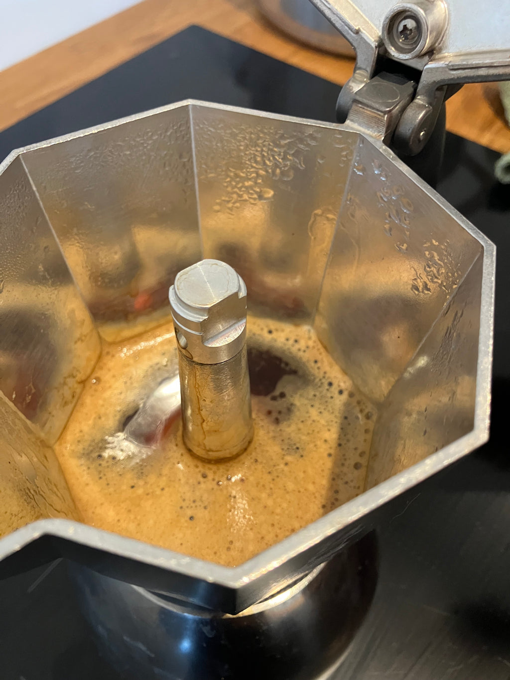 Bald erhältlich: Espressokocher Brikka Induktion 4 Tassen